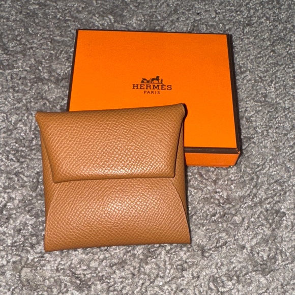 Brand new Hermes Tan Leather Wallet - Picture 1 of 5